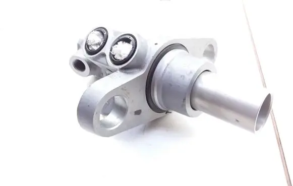 Opel Insignia A Master brake cylinder 41550110