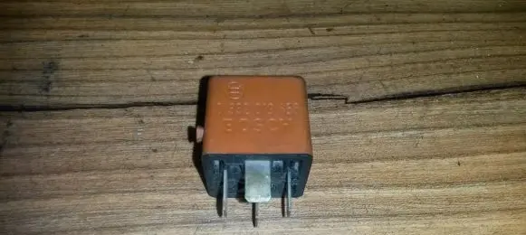 BMW 5 E34 Other relay 0332019456 1378238