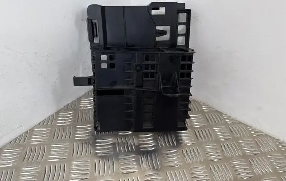Audi Q5 SQ5 Sound amplifier holder/bracket 8R0035209A
