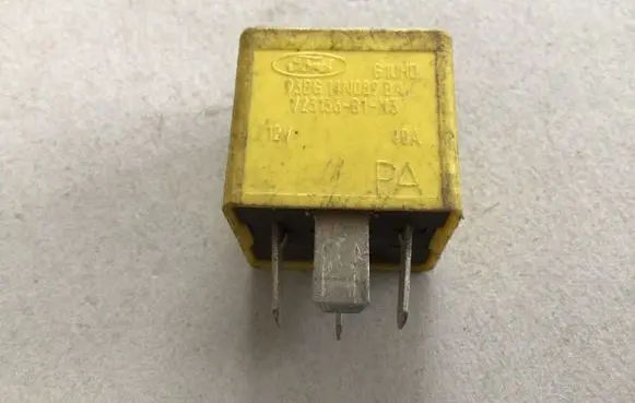 Ford Mondeo MK I Other relay V23136B1X3