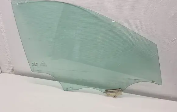 Hyundai Santa Fe Front door window glass four-door