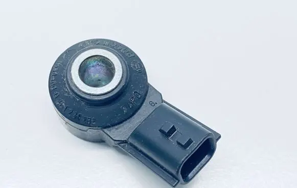 Suzuki SX4 S-Cross Detonation knock sensor 1864061MA0 0261231282