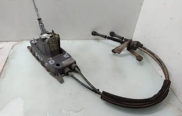 Volkswagen Golf V Gear shifter/selector 1K0711049AS