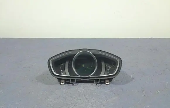 Volvo V40 Speedometer (instrument cluster) 31376803