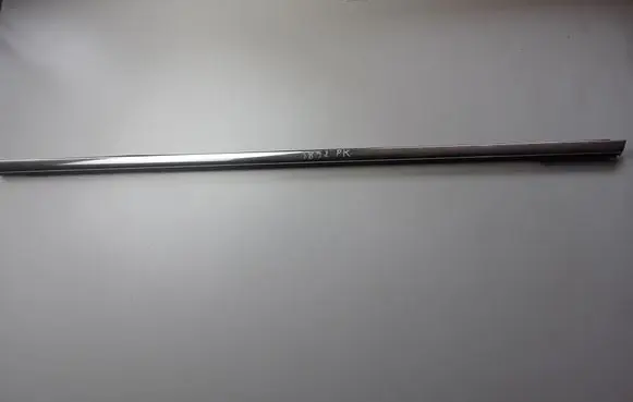 Front door glass trim molding