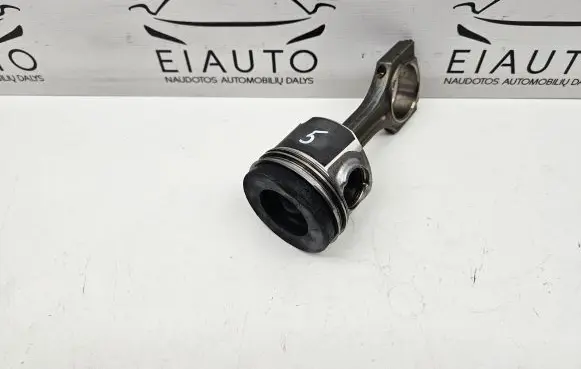 Piston with connecting rod