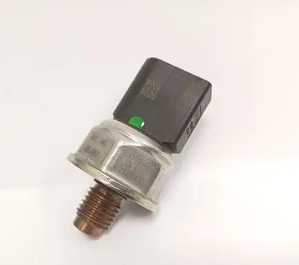 Mercedes-Benz C W205 Fuel pressure sensor 28389851 85PP2202