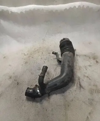 Opel Frontera B Turbo air intake inlet pipe/hose 897142010