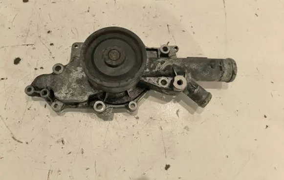 Mercedes-Benz E W211 Water pump 21217215
