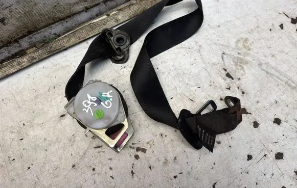 Opel Zafira A Rear seatbelt