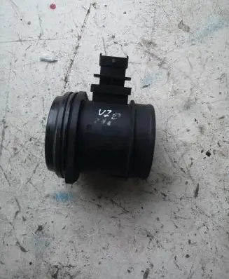 Volvo V70 Mass air flow meter 0281002730