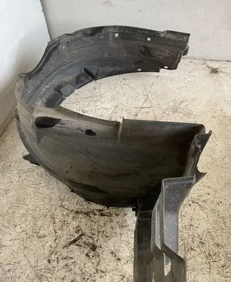 Toyota Corolla Verso AR10 Front mudguard 