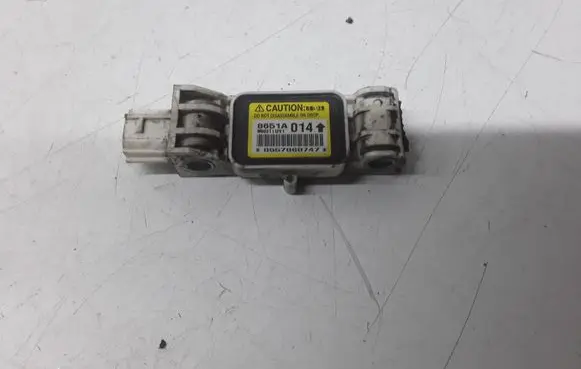 Mitsubishi Grandis Airbag deployment crash/impact sensor 8651A014