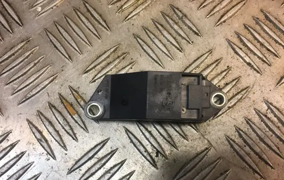 Mercedes-Benz E W211 Airbag deployment crash/impact sensor 0018209326