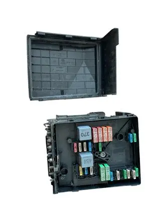 Volkswagen PASSAT B6 Fuse module 017181301 1D160707
