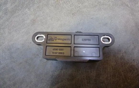 Mercedes-Benz C W203 Airbag deployment crash/impact sensor 6BB00001