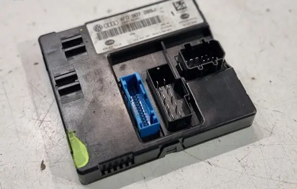 Audi A6 S6 C6 4F Comfort/convenience module 4F0907289J