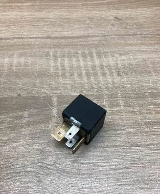 Audi A4 S4 B5 8D Other relay 443951253J 213