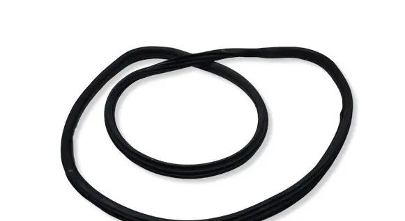 Peugeot 208 I Front door rubber seal 9673084680