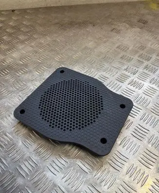 BMW iX Subwoofer grill/trim 8720243 070809 E103044