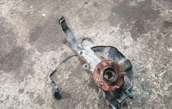 Mazda 6 Front wheel hub