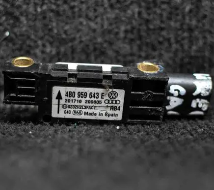 Volkswagen Touareg I Airbag deployment crash/impact sensor 4B0959643E