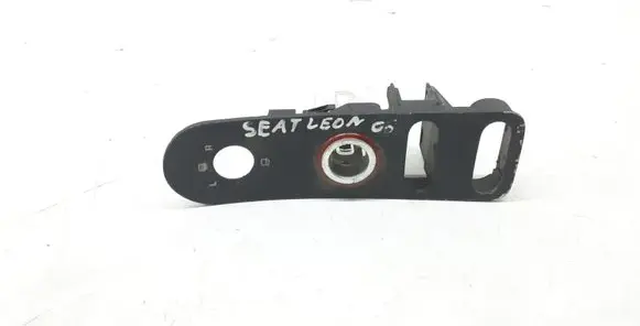 Seat Leon (1P) Mirror switch trim 6R0863263
