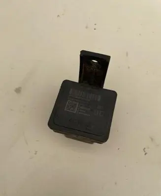Renault Trafic III (X82) Glow plug pre-heat relay 110675590R