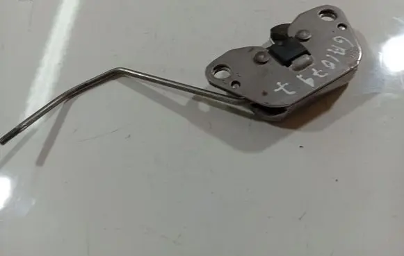 Volkswagen Touran I Seat back rest lock catch 