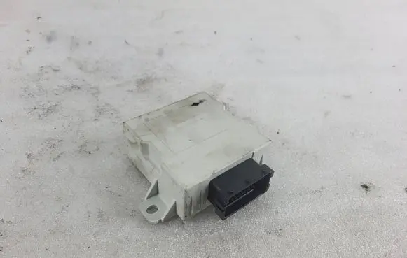 Toyota Avensis T250 Window wiper relay 150696