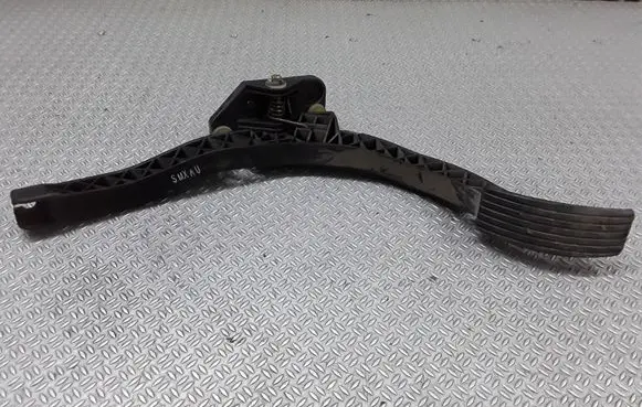 Hyundai Santa Fe Accelerator throttle pedal