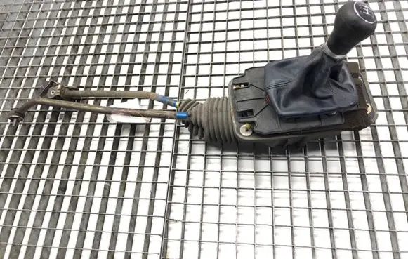Audi A4 S4 B6 8E 8H Gear shift rod 8E0711025