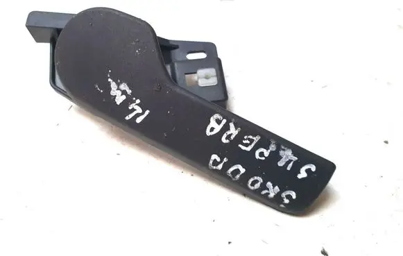 Skoda Superb B6 (3T) Engine bonnet (hood) release handle 1J1823633