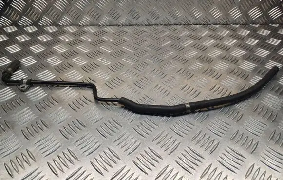 Mercedes-Benz C W203 Engine coolant pipe/hose 2035010125
