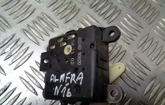 Nissan Almera N16 Central body control module 3G24030820