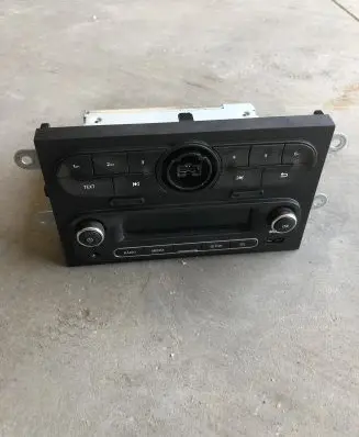 Renault Twingo III Radio/CD/DVD/GPS head unit 281150778R