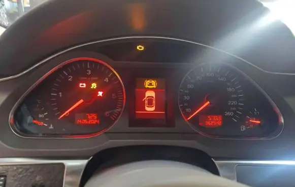 Audi A6 S6 C6 4F Speedometer (instrument cluster) 4F0920900N 4F0910900A