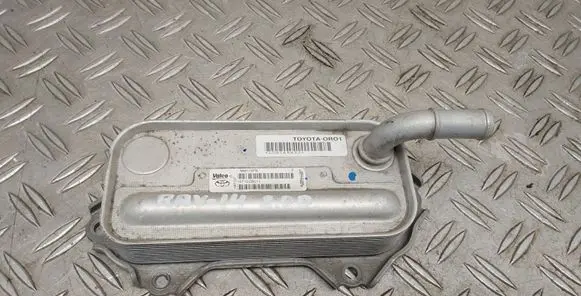 Toyota RAV 4 (XA40) Engine oil radiator 157100R011