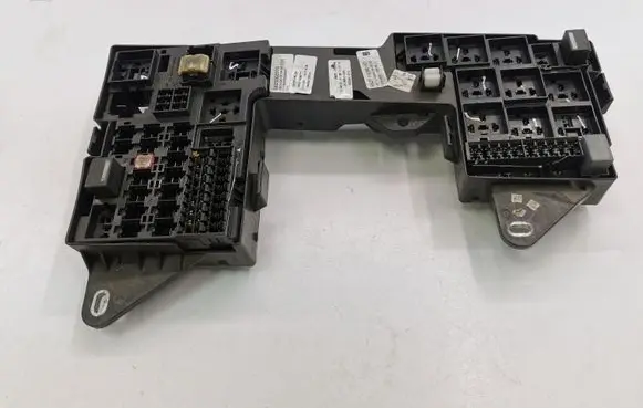 Jaguar XF Fuse module 8X2T14290VD 22276