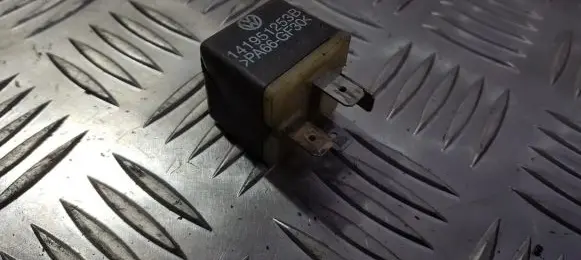 Volkswagen Golf IV Other relay 141951253b