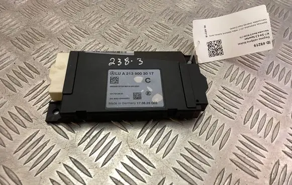 Mercedes-Benz E W238 Combustion control unit/module A2139003017