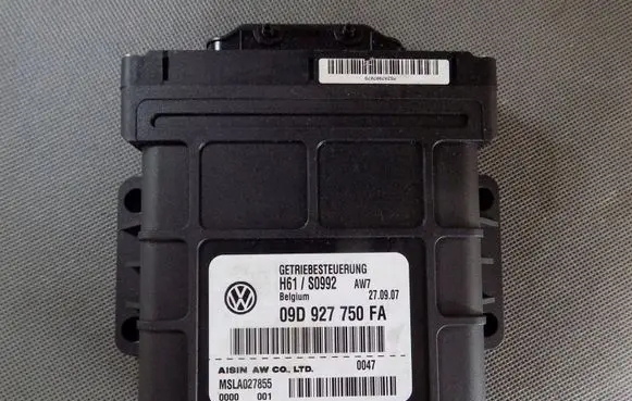 Volkswagen Touareg I Gearbox control unit/module 09D927750FA