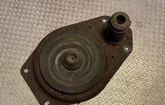 Opel Vivaro Rear coil spring rubber mount