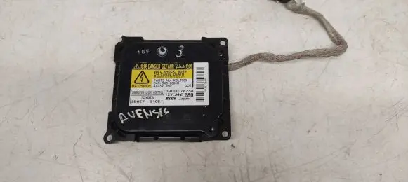 Toyota Avensis T270 Xenon control unit/module 8596751051
