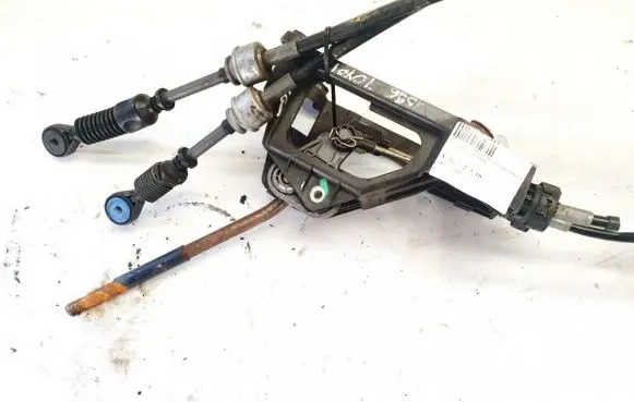 Toyota Aygo AB10 Gear shifter/selector 112101942