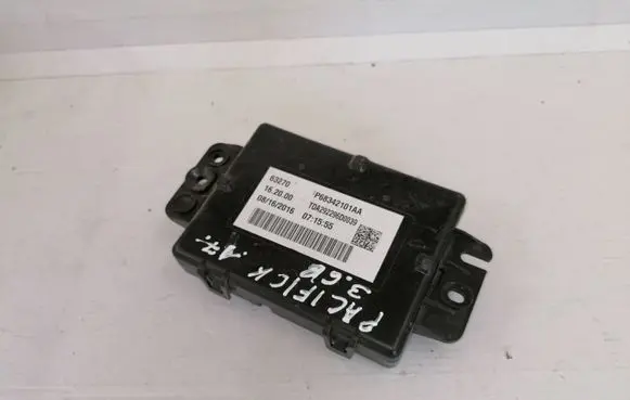 Chrysler Pacifica Other control units/modules P68342101AA