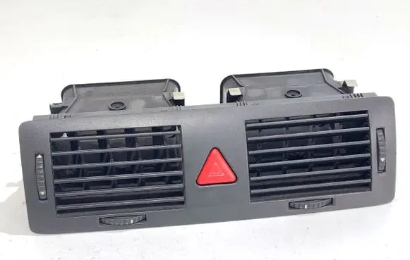 Skoda Fabia Mk1 (6Y) Dashboard side air vent grill/cover trim 6Y0820951