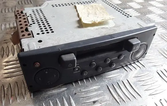 Renault Clio II Radio/CD/DVD/GPS head unit 8200029539