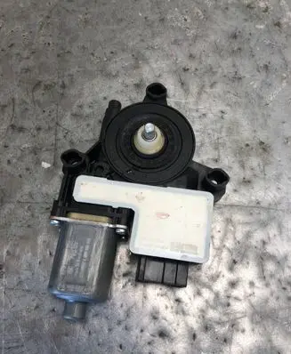Seat Ibiza V (KJ) Front door window regulator motor 2Q1959882
