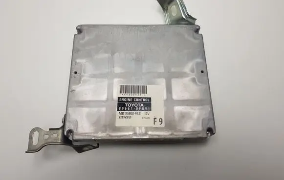 Toyota Corolla Verso AR10 Engine control unit/module 896610F091 MB1758009431